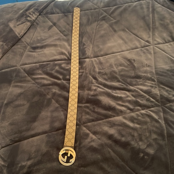 GUCCI BELT: GG Supreme Belt with Belt Buckle - Picture 2 of 4